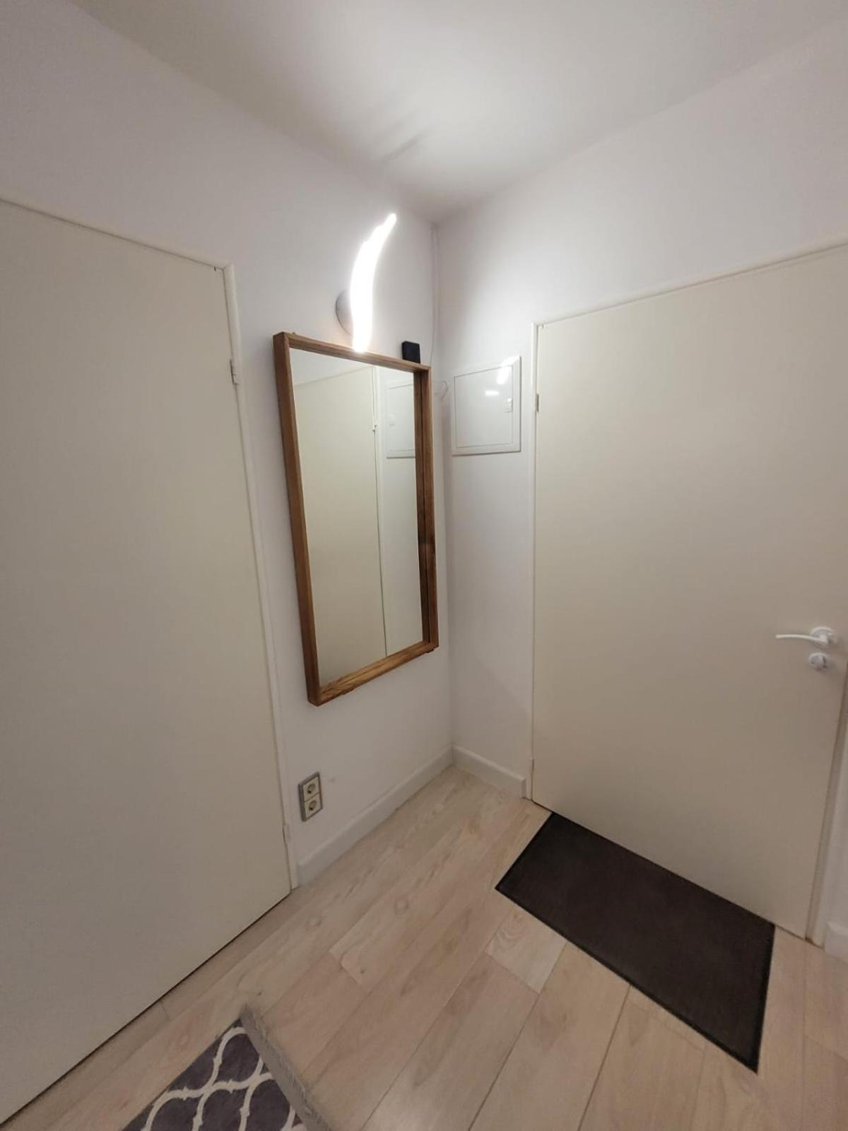 Dzīvoklis White Free Parking Self Check-inn Riga
